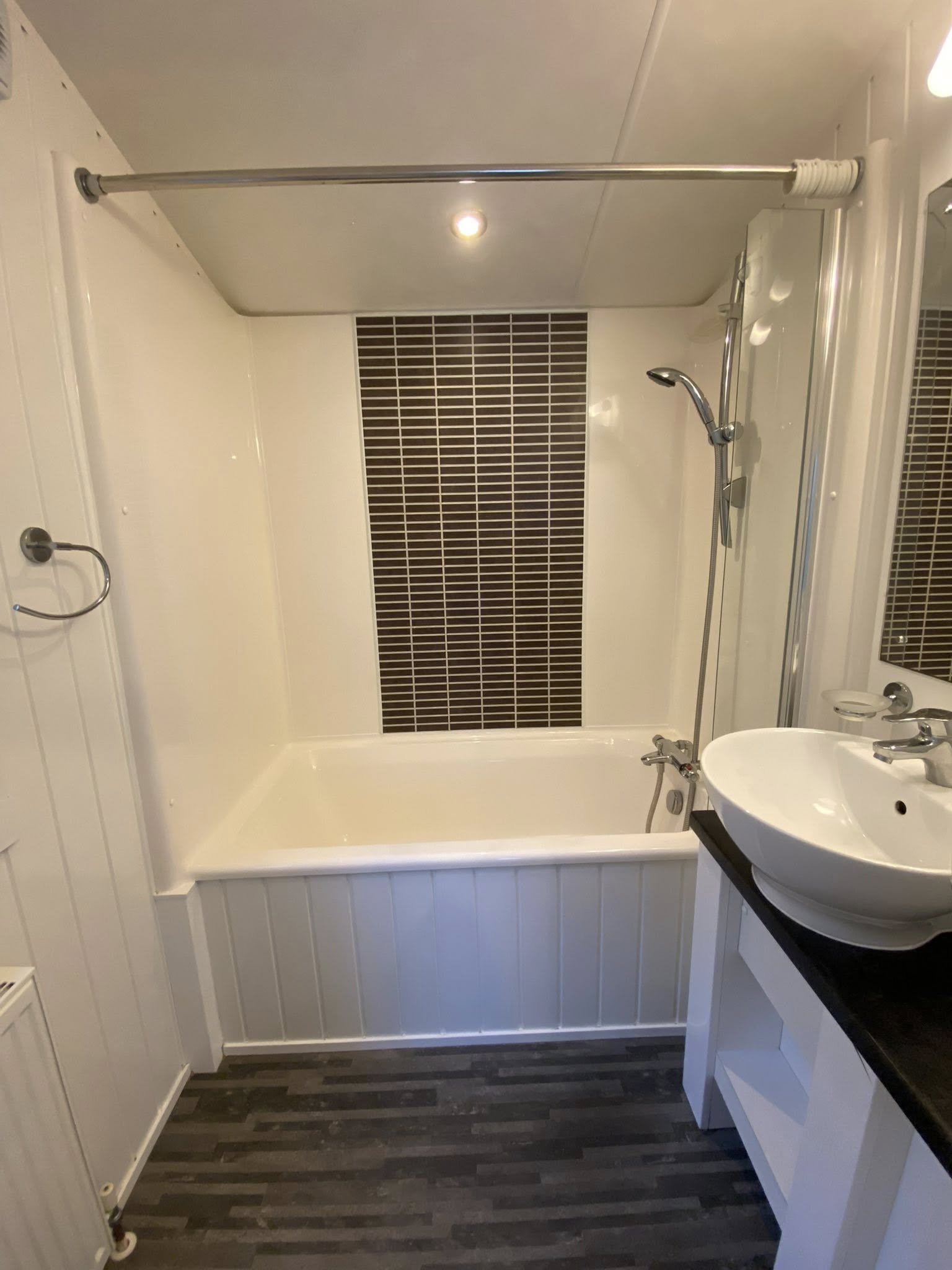 Willerby The Vision – Mobil-home 2 chambres 43x13, pack hiver, chauffage central, double vitrage – Image 21