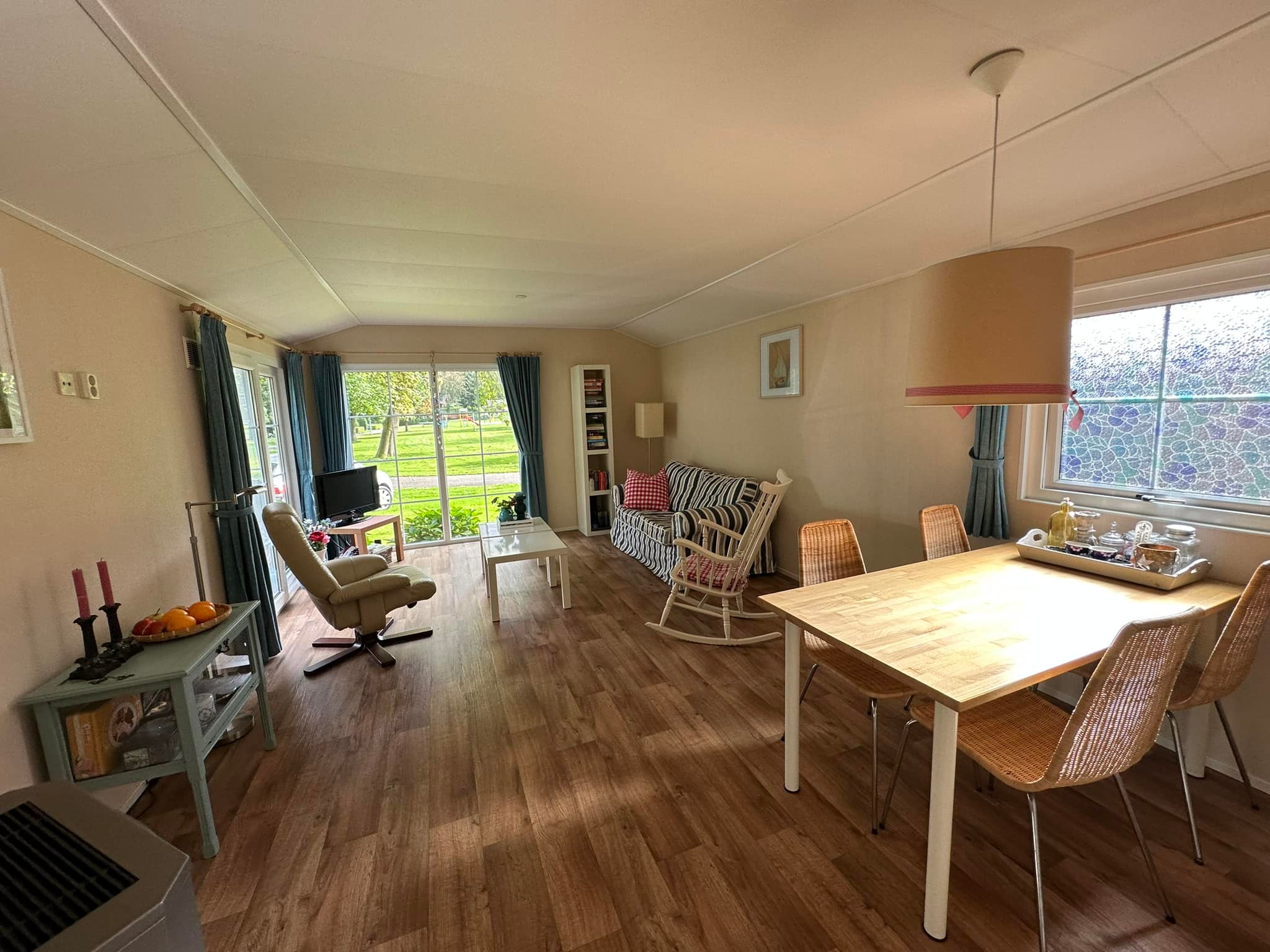 Chalet Arcabo Orlando – 11x4 m – 2 chambres – Isolation hiver – Cuisine équipée – Image 11