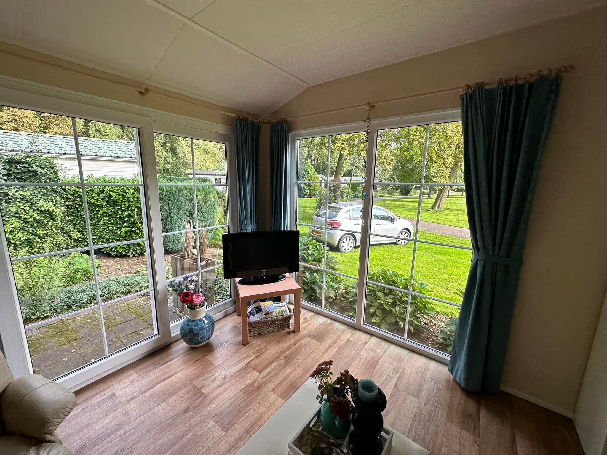 Chalet Arcabo Orlando – 11x4 m – 2 chambres – Isolation hiver – Cuisine équipée – Image 13