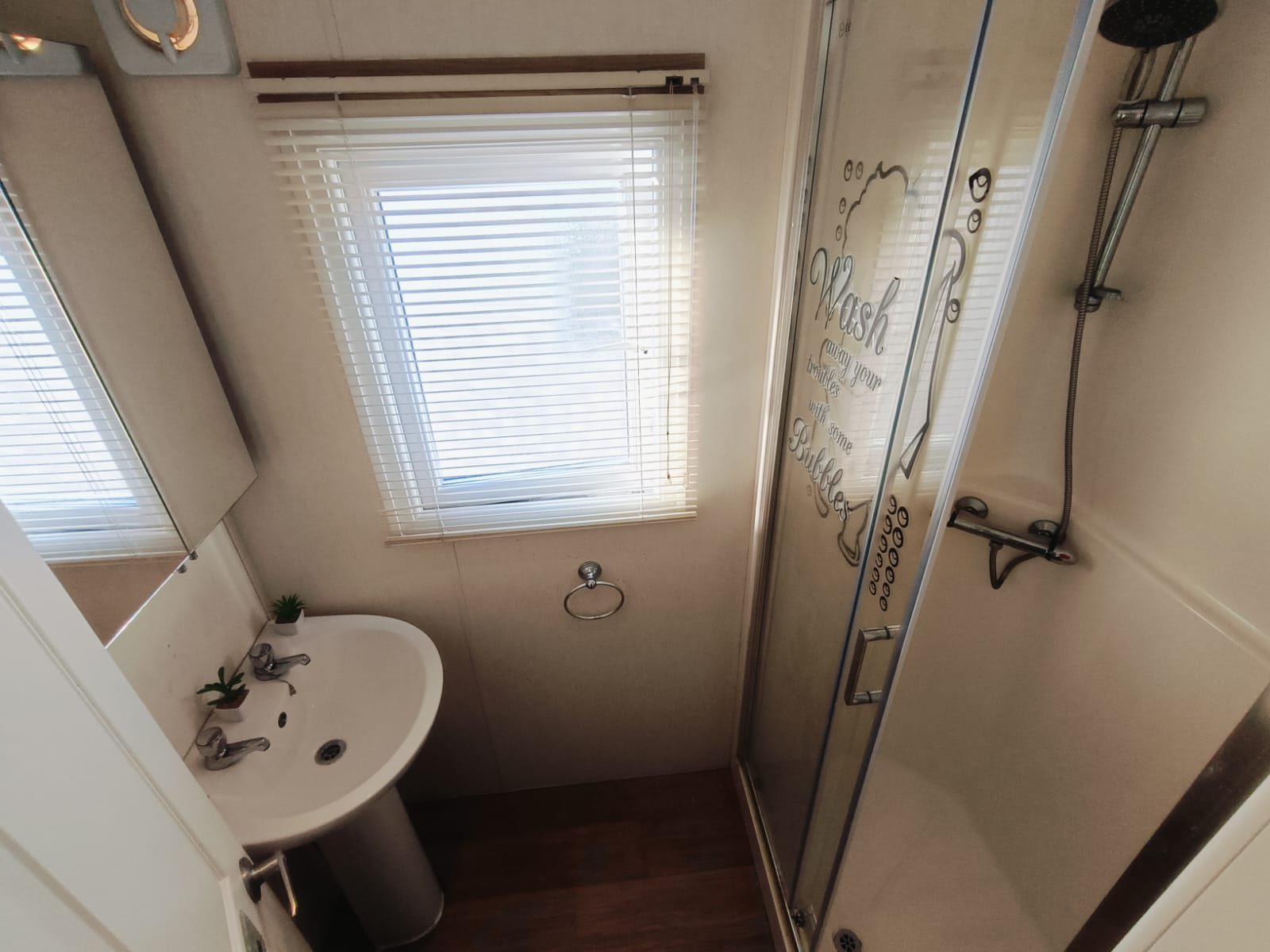 Maison Mobile Omar Adagio – 10.8m, 2 Chambres, 2 Salles de Bain, Chauffage Gaz, Isolée – Image 15